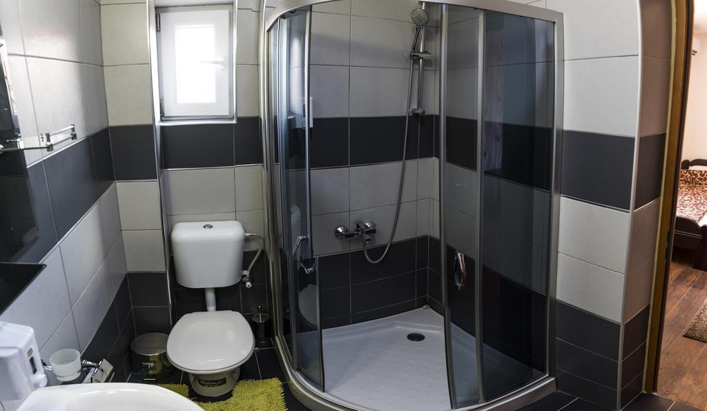 Guest House Vila Salute Ni Екстериор снимка
