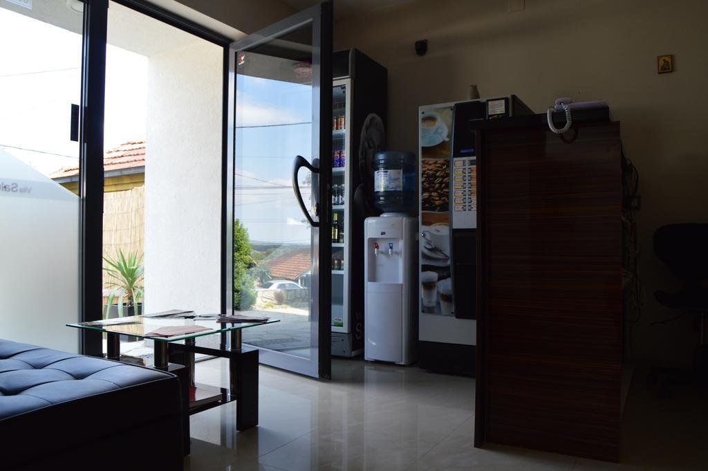 Guest House Vila Salute Ni Екстериор снимка