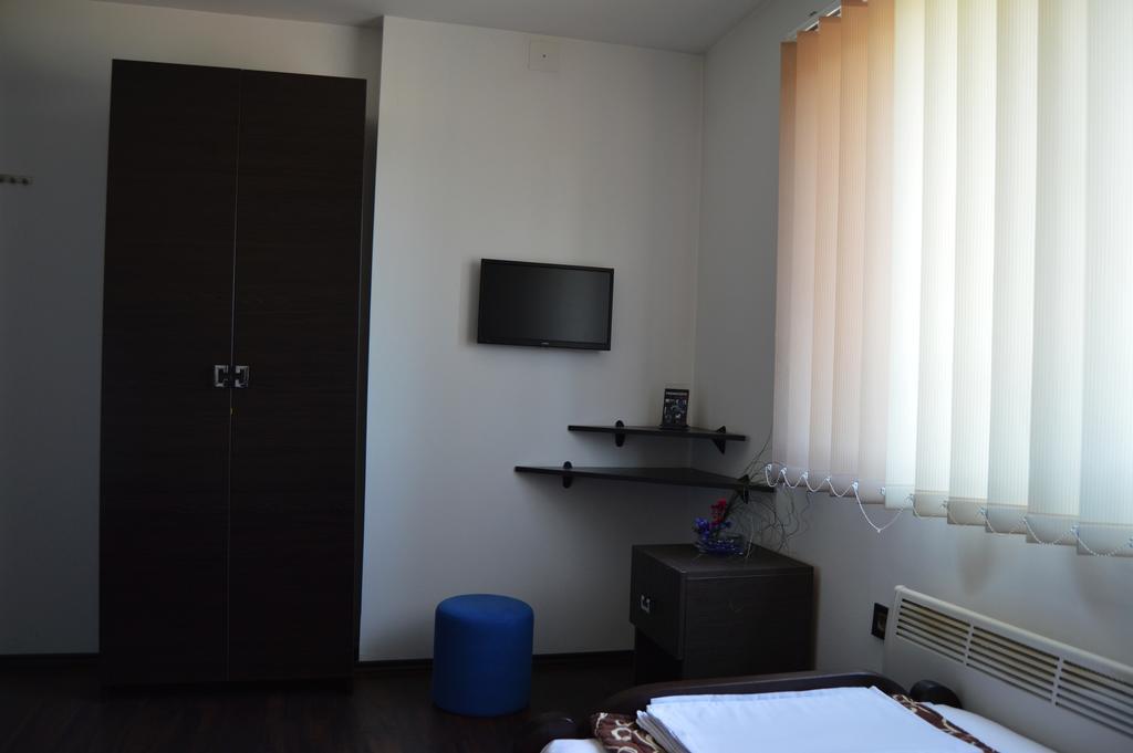 Guest House Vila Salute Ni Екстериор снимка