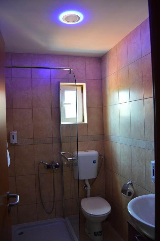 Guest House Vila Salute Ni Екстериор снимка