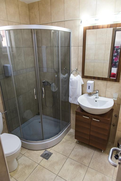 Guest House Vila Salute Ni Екстериор снимка